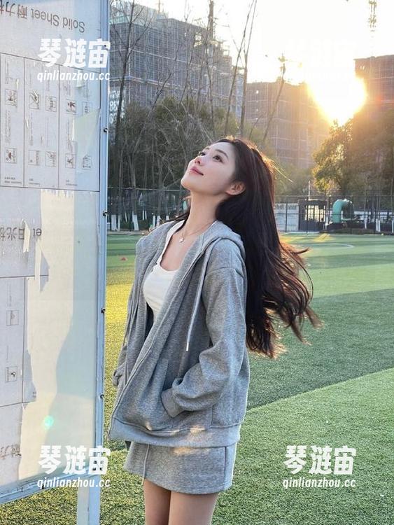 17c吃瓜 17c吃瓜网站:黑料乱飞,谁的瓜最甜啊?