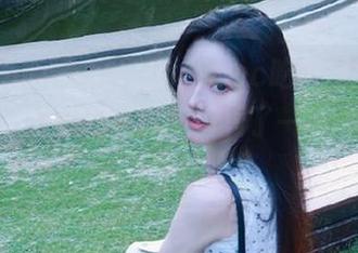 在400bcc吃瓜网站，读到的爆料让我感觉就好像看了一场奇妙的梦，醒得恍惚。