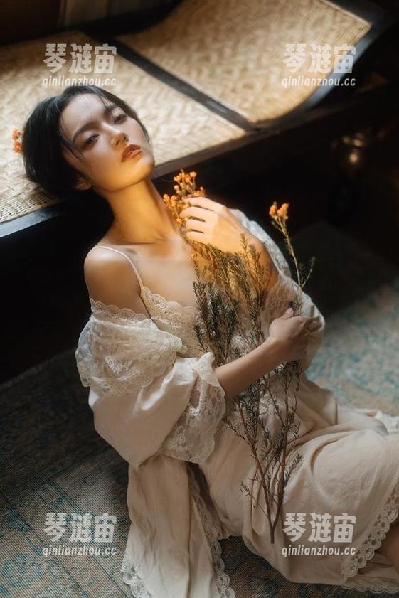 455fun视频：假装做运动的我，恰巧成了沙发王，真累啊！