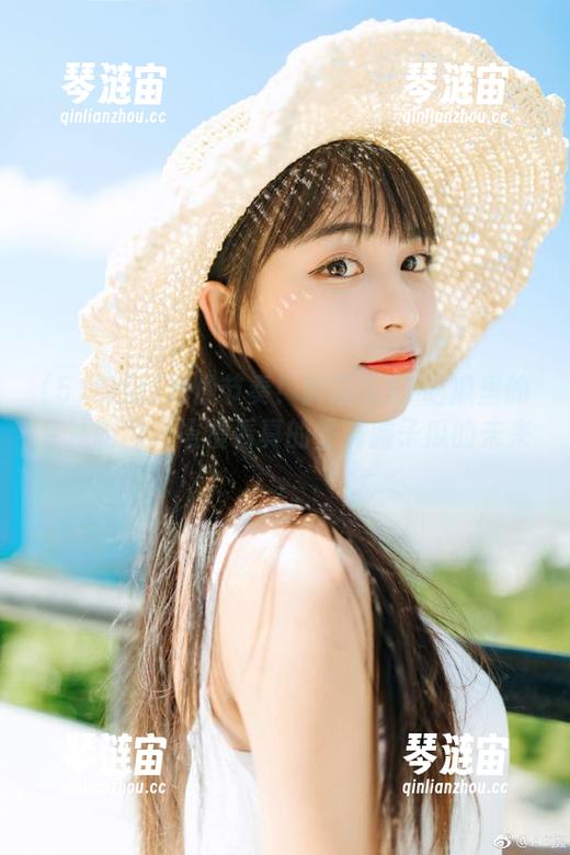 放慢节奏！胖猫在51吃瓜里的专注吃瓜，慢慢看真的会满脑子瓜的未来。