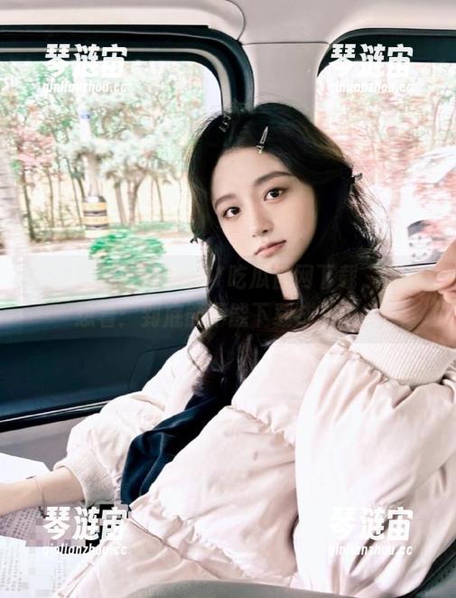 努力在51吃瓜官网下载，心里想着：到底能不能下载成功呢？