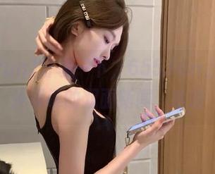 分享一下，655.fun上那条眉头紧锁的双面新闻，哈哈