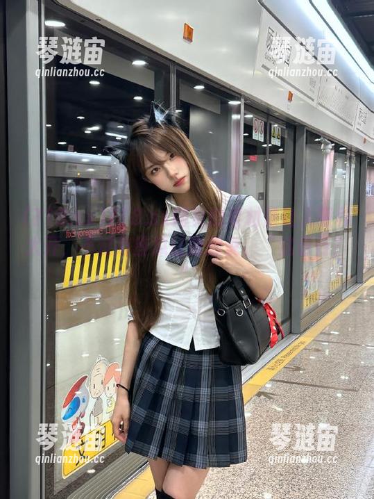 718.sx网页的素材量让人眼界大开，不过有些瓜让我想说，“这也行？”