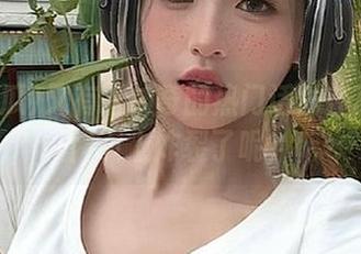又有啥神奇的热门话题在7c吃瓜网页上炸裂了呢？