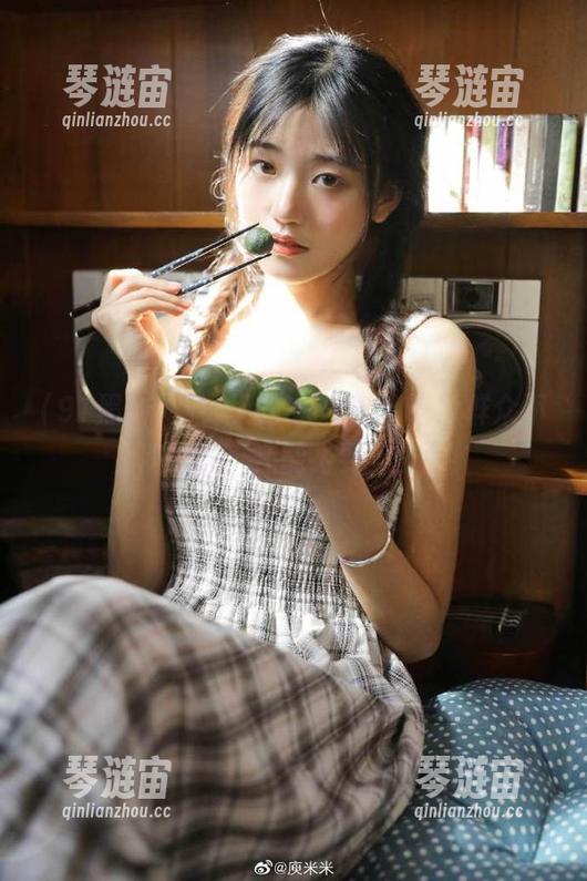 网页里的91黑料，吃瓜群众不止路边摊，还能飞到天上去！