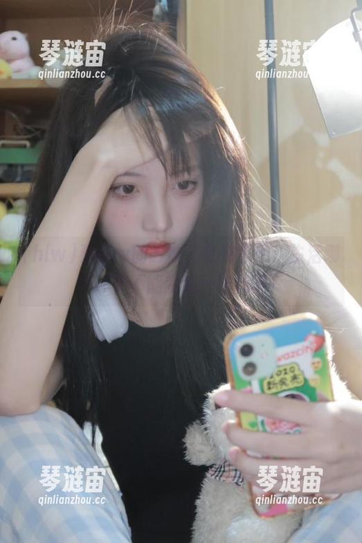 看hlw的时候，会突然想：生活哪个环节不能变成一出戏呢？