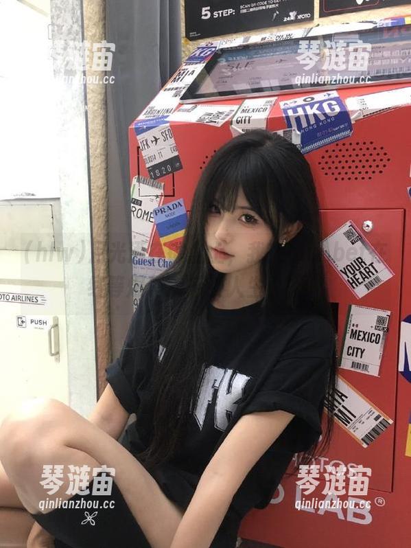 月光洒在键盘上，我在hlw.bet在线等爆料，感受人生百态。