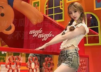拿出手机，轻松扫进www.吃瓜，永不迷路的真谛其实是…奔波在吃瓜的孤独中？