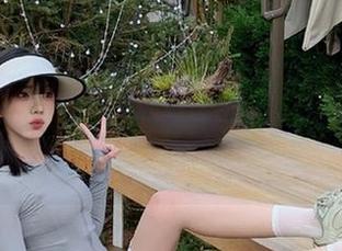 在“zzzttt999su黑料不打烊肾虚十八连”分享的怒火中烧，边吃瓜边堵不住嘴。