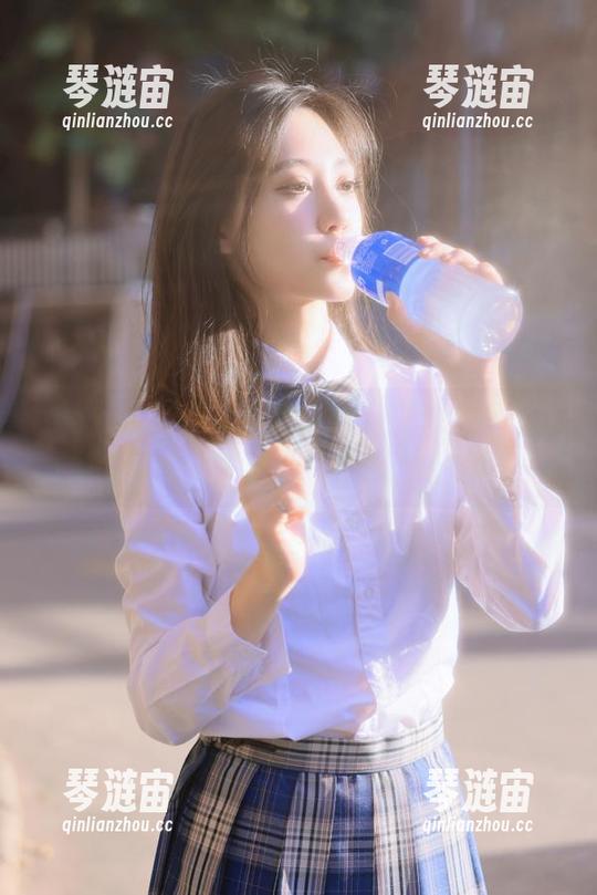 五一吃瓜app：竟然也能在线到这种地步，我是要自荐当观众吗？