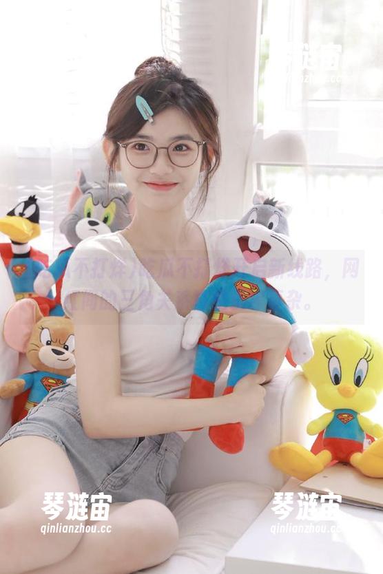 吃瓜不打烊开启新线路，网红间的三角关系真是错综复杂。