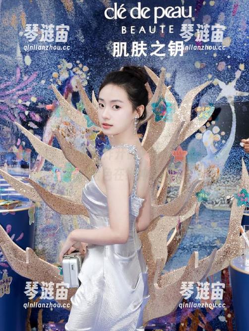 在线炸开锅，吃瓜头条看大家的脸色在线冲刺！
