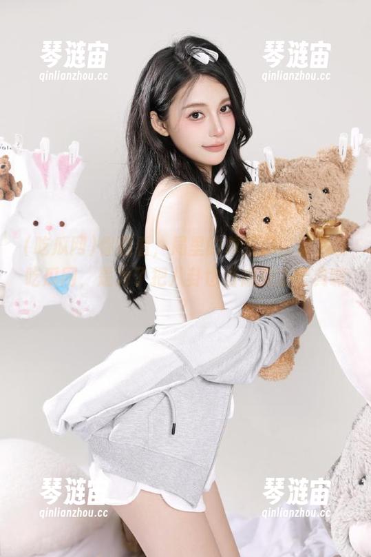 你们看，局里的单男们就爱下载吃瓜网，是为了把八卦也当成交友宝典嘛？