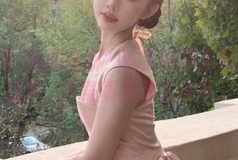 抖腿成癖？吃瓜网登录的方法一日游，下载真没那么简单。