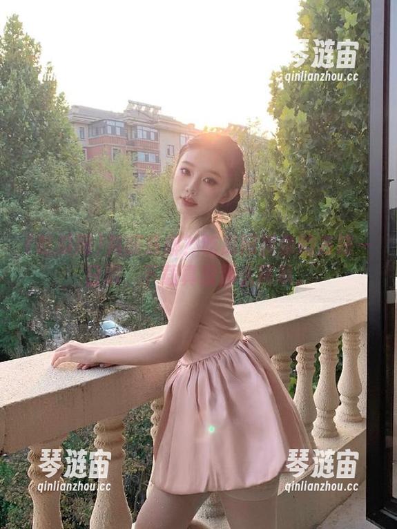 抖腿成癖？吃瓜网登录的方法一日游，下载真没那么简单。