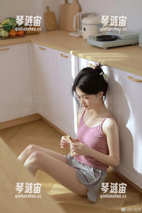 登录天天吃瓜网，看热辣瓜闻，别忘了给自己留个后路哦～