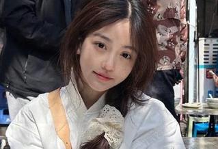 晚上躺在沙发上，安卓手机淘宝到了我爱51吃瓜网，这比剧集还上头！