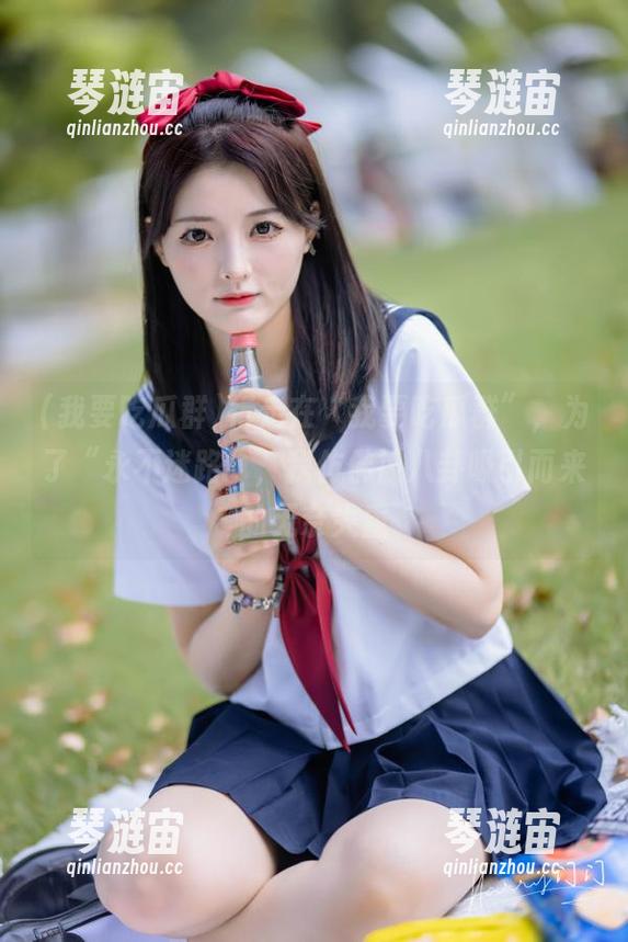 行走在“我要吃瓜群”，为了“永不迷路”，我仿佛被八卦吸引而来的无奈失重