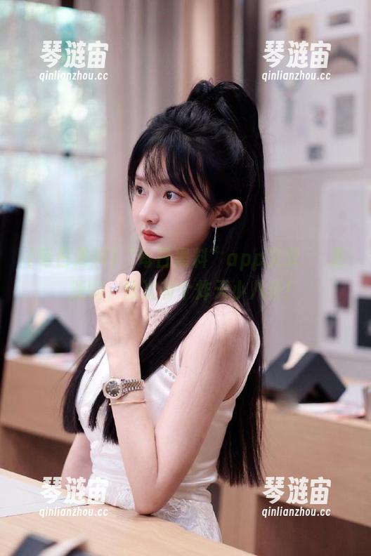 “每日黑料”app又双叒叕更新啦，这次有个炸天小八卦！