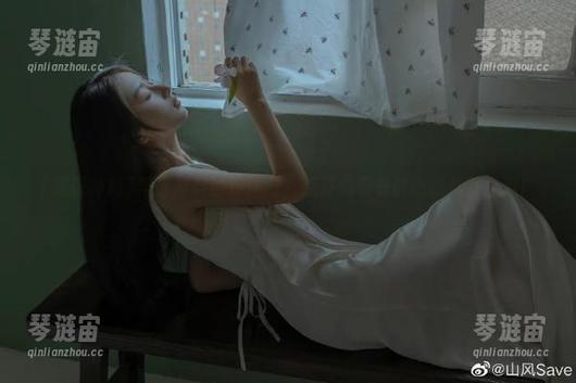 黑哥冲料的传送门，点开来看看最近的八卦狂潮！