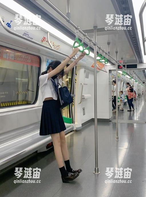 看了个开头，完整的“黑料不打烊”在哪里求求你们快告诉我！