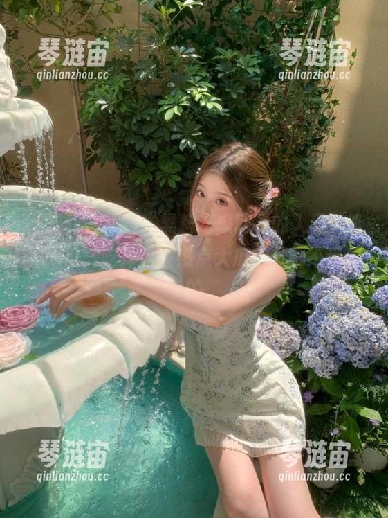 “黑料吃瓜网”的入口，叭，一口气吃掉这波热点大瓜，嘴都不带停的