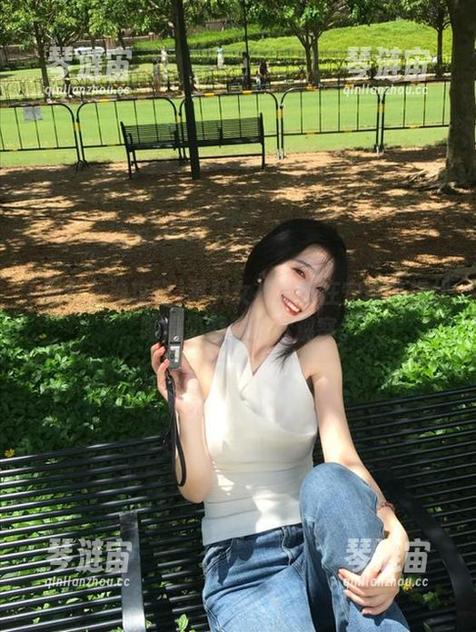 黑料女神攻略在安卓中埋伏，喝着奶茶我默默观察。