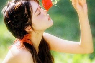 “黑料正能量hl”app：让你以最快的速度上知天文地懂人事，吃瓜不误，日常不耽误！