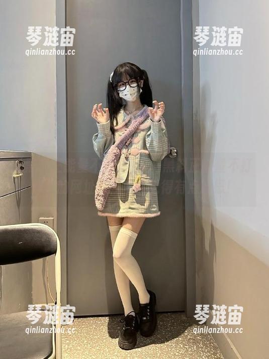 上“黑料正能量不打烊”的网址，我竟然觉得有点意思！