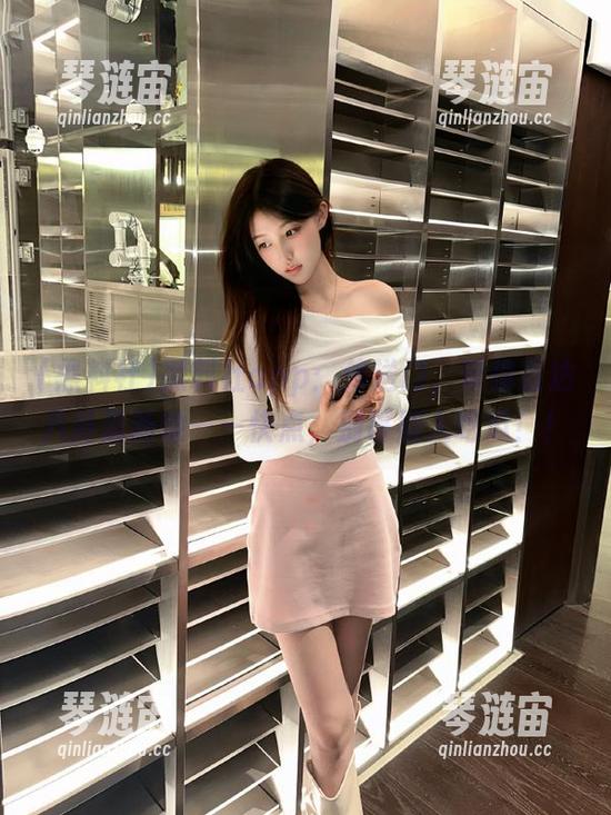 黑料社app：传送门，带你直达八卦最新地——快点，别等别人吃瓜！！