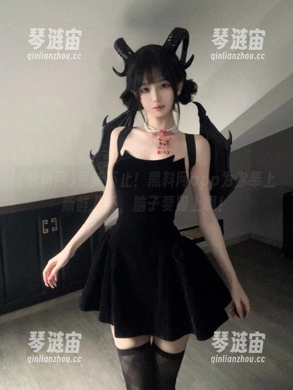 黑料网 更新不止!黑料网app为你奉上新鲜八卦,脑子要跟上啊!